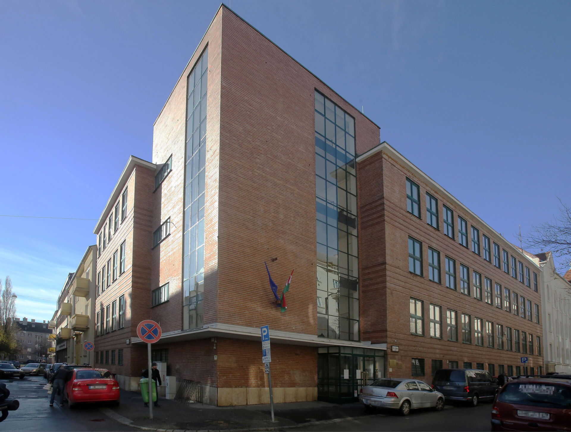 Kis János utca irodaépület — Sopron